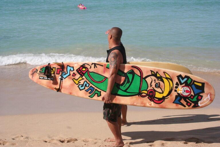 Surfer_Waikiki_Hawaii