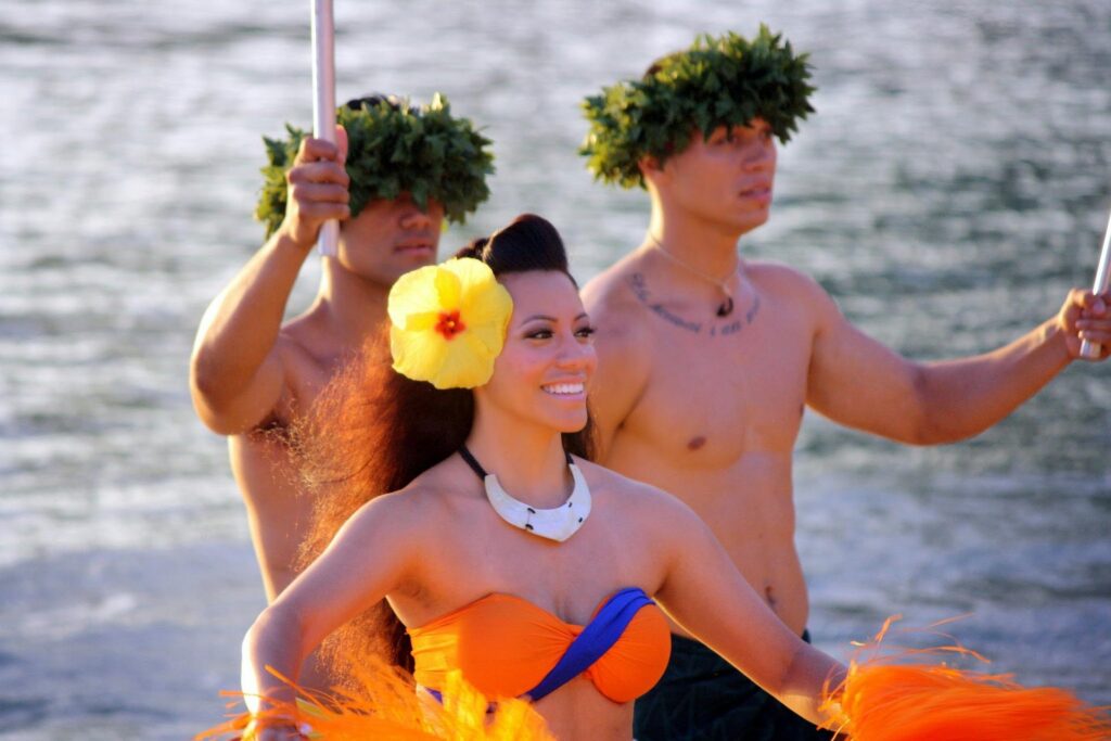 Surfen_Wellenreiten_auf_Hawaii_Tradition_Surfen