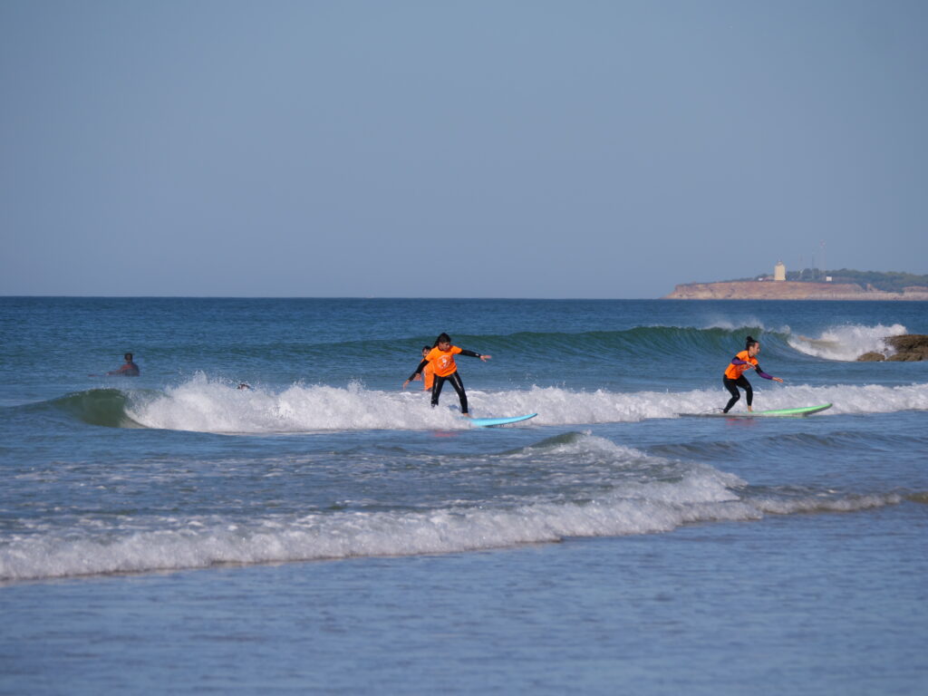 Wellenreiten_in_Andalusien_Surfcamp_El_Palmar