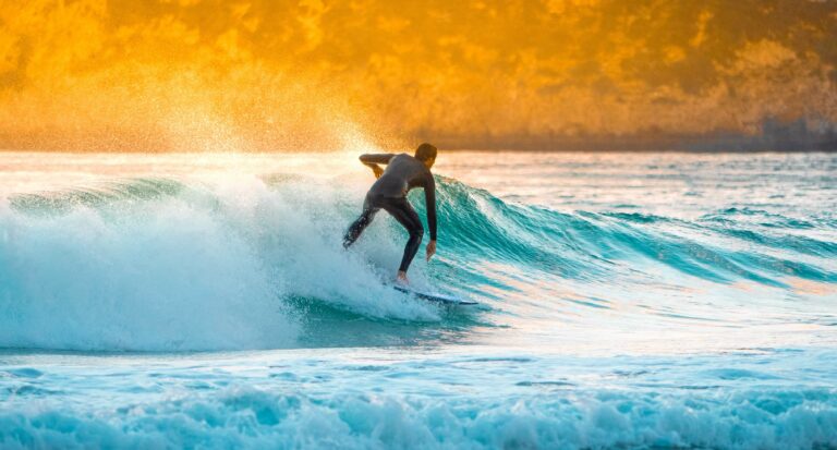 Sonnenuntergang_Surfen_im_Winter_Algarve