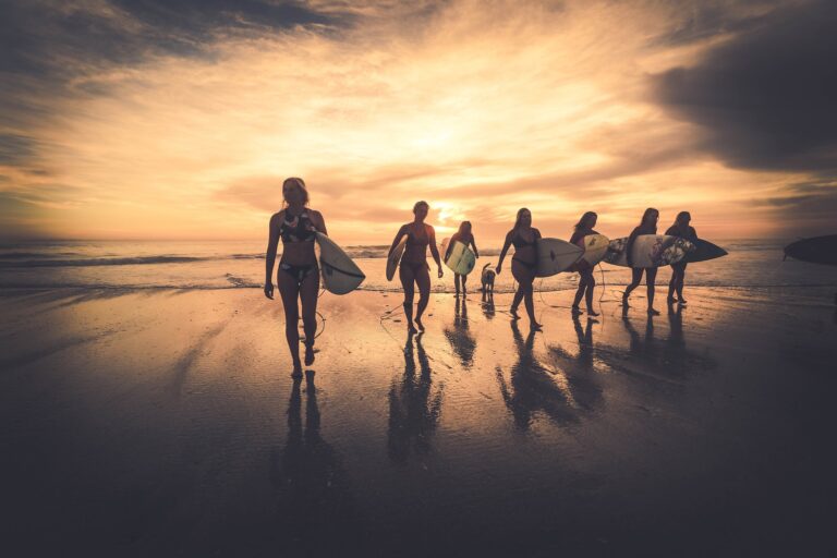 Surfen_fuer_Frauen_Frauen_und_Wellenreiten