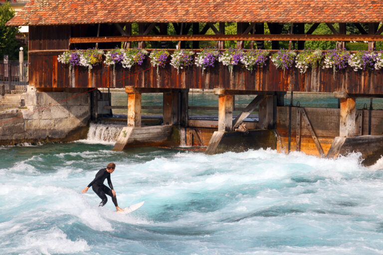 River_Surfing_Thun_Schweiz